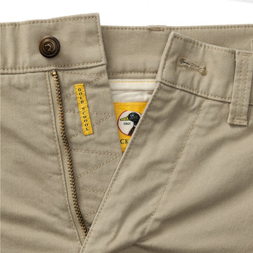 Duck Head 7" Gold School Chino Short Khaki Gold Patch D61003